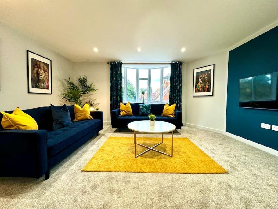 Bournemouth Getaway: 3Br Apartment Near Beach Exterior foto